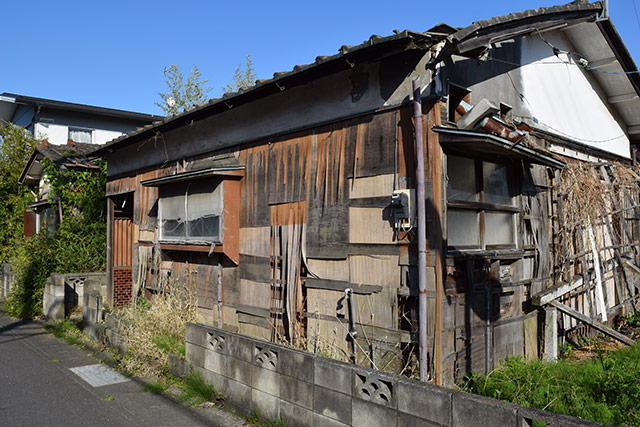 空き家を相続放棄しても管理責任は残る！相続放棄の注意点も解説